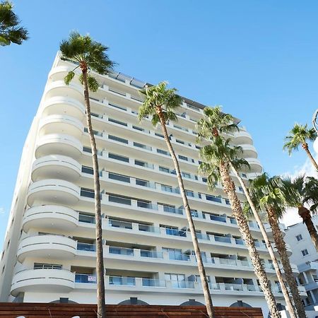 Finikoudes Luxury Apartments Larnaca Bagian luar foto