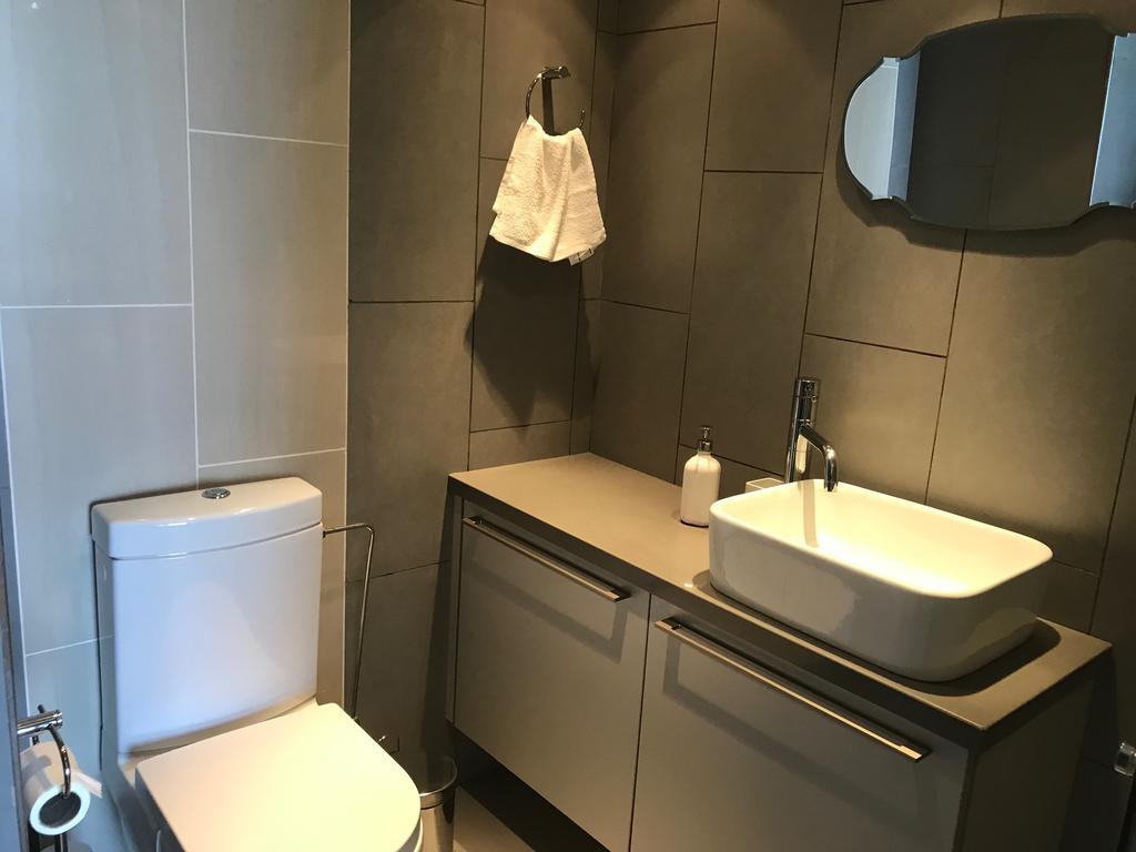 Finikoudes Luxury Apartments Larnaca Bagian luar foto