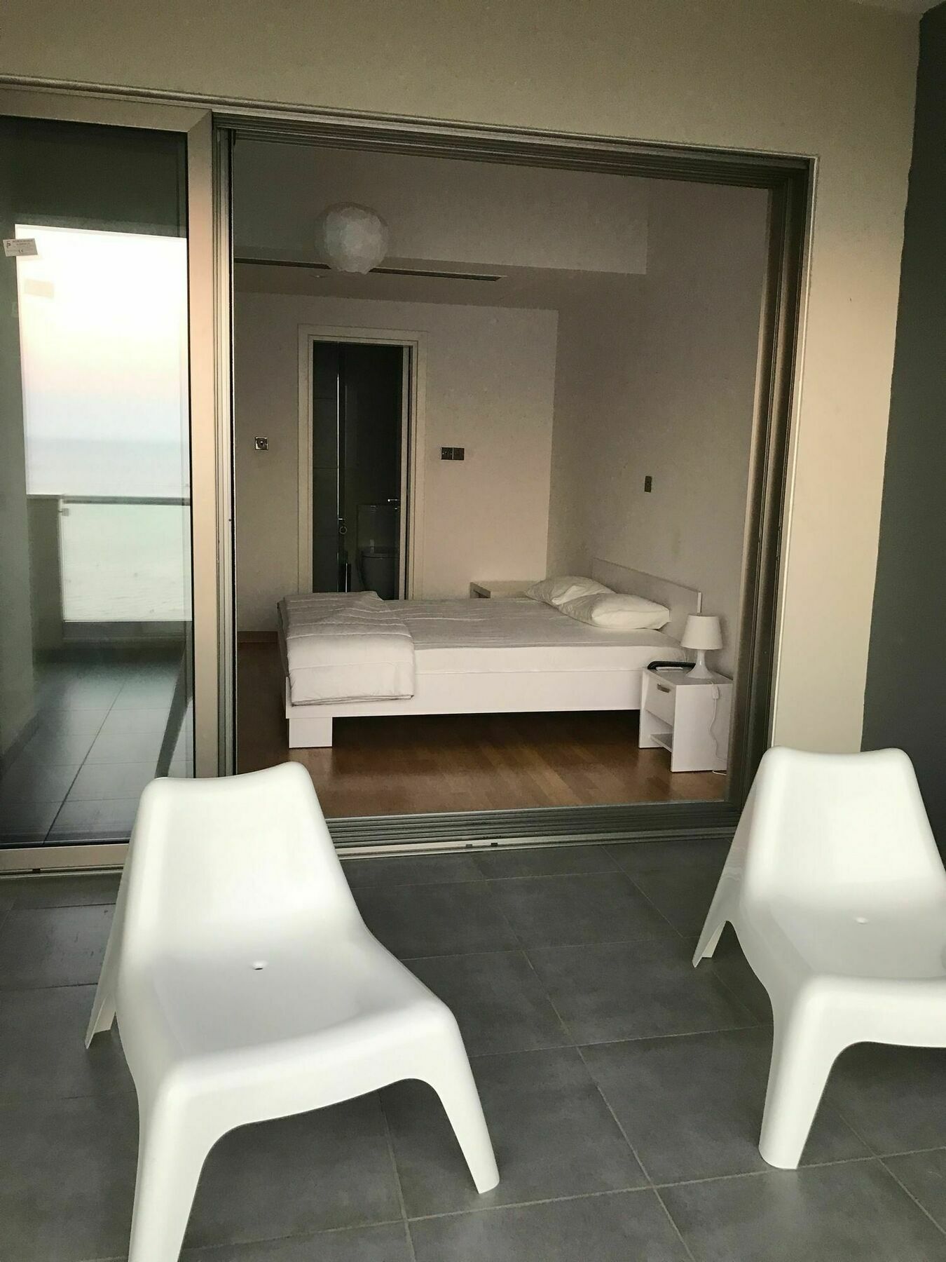 Finikoudes Luxury Apartments Larnaca Bagian luar foto