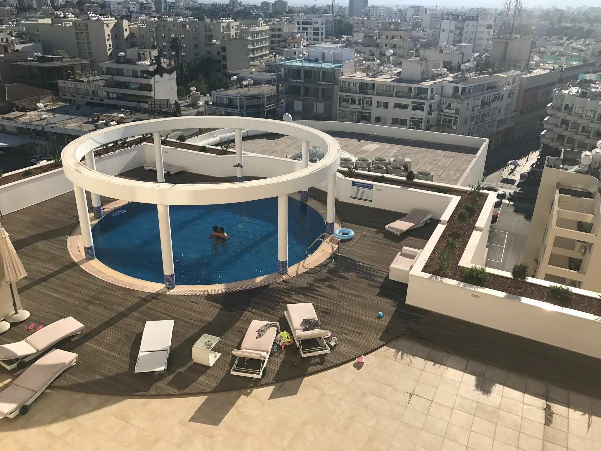 Finikoudes Luxury Apartments Larnaca Bagian luar foto
