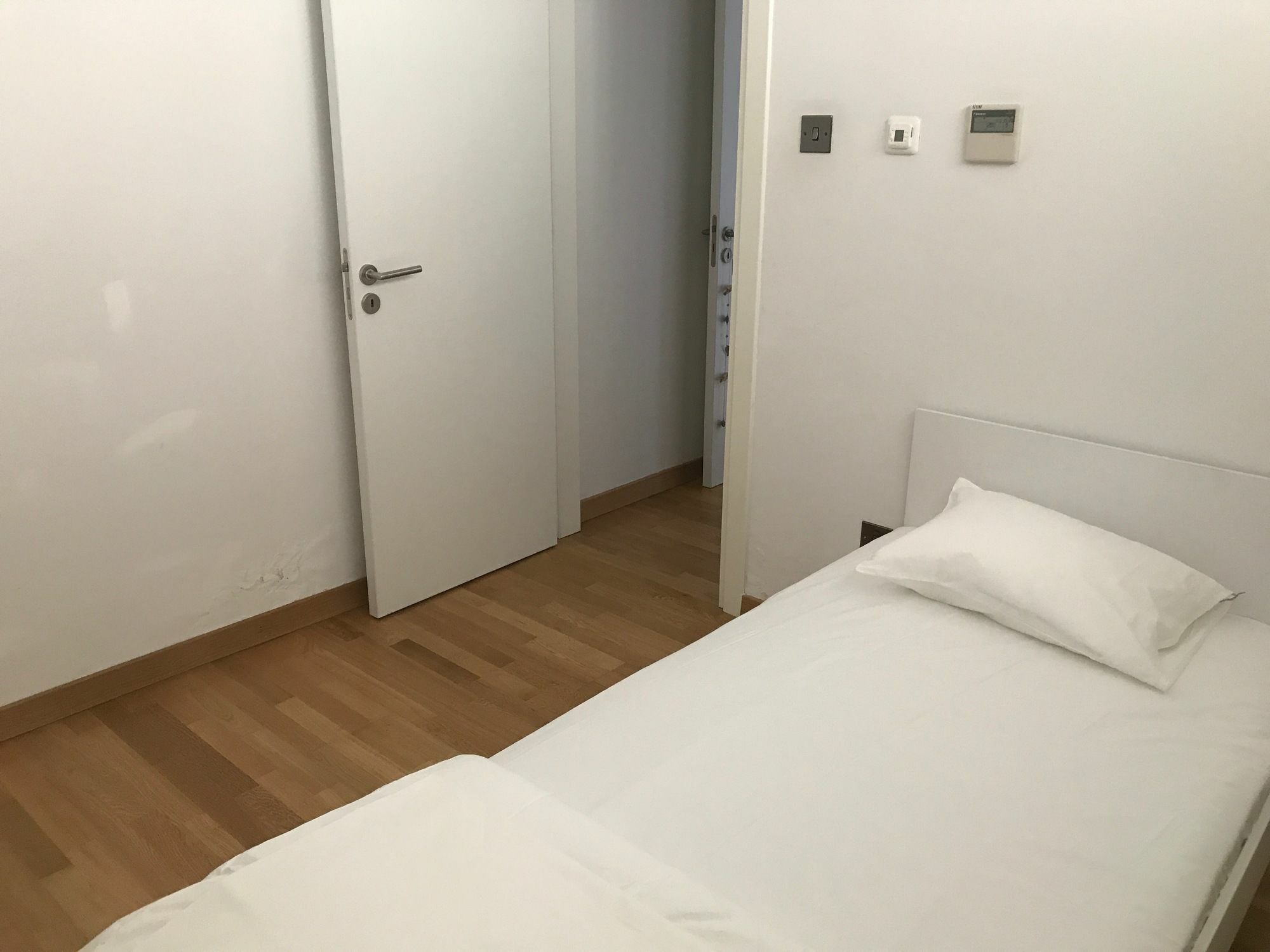 Finikoudes Luxury Apartments Larnaca Bagian luar foto