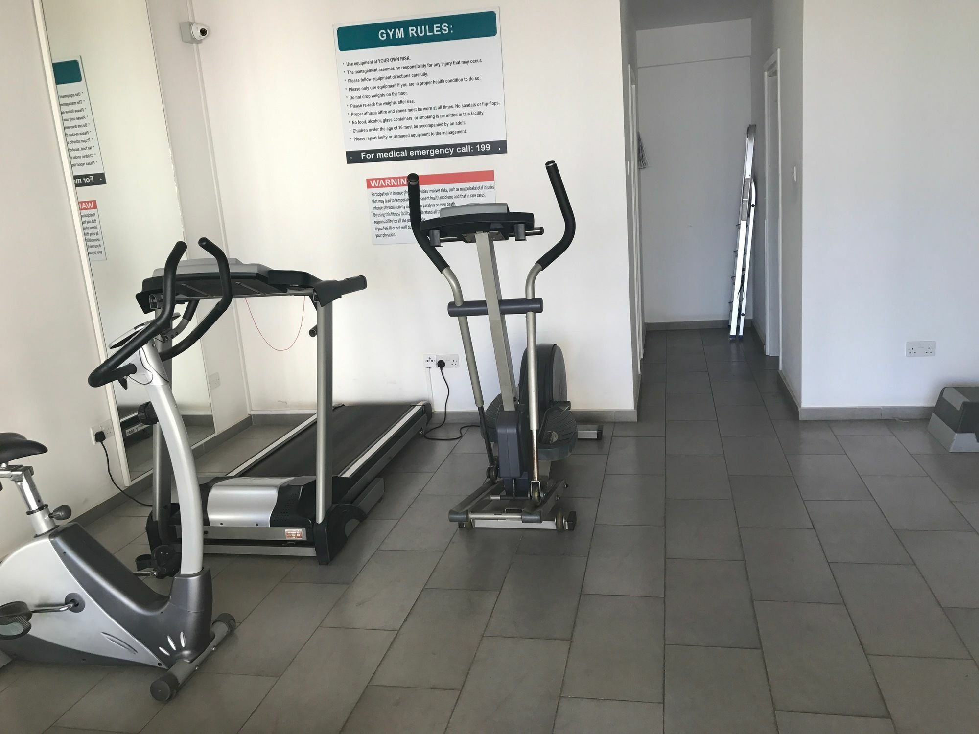 Finikoudes Luxury Apartments Larnaca Bagian luar foto