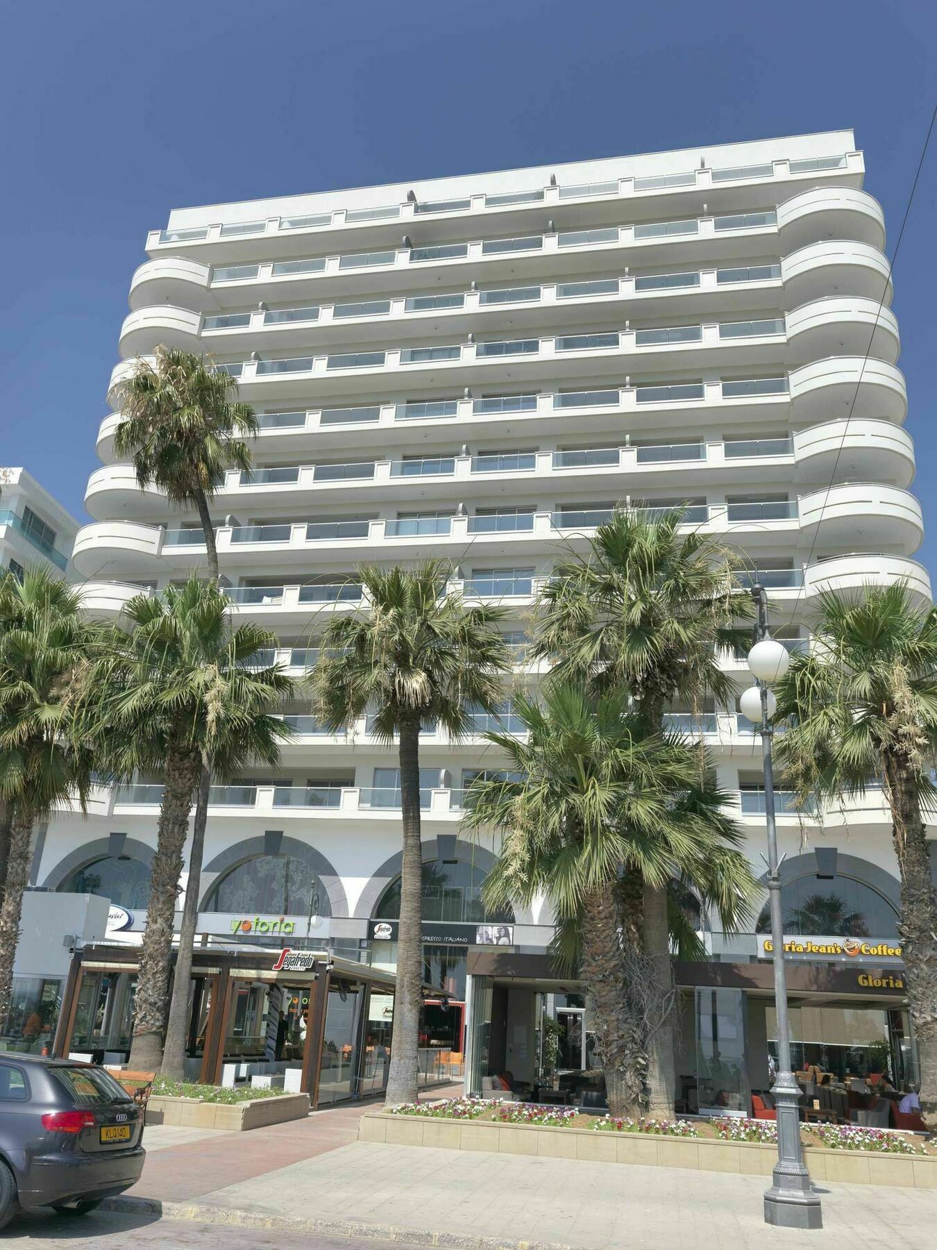 Finikoudes Luxury Apartments Larnaca Bagian luar foto