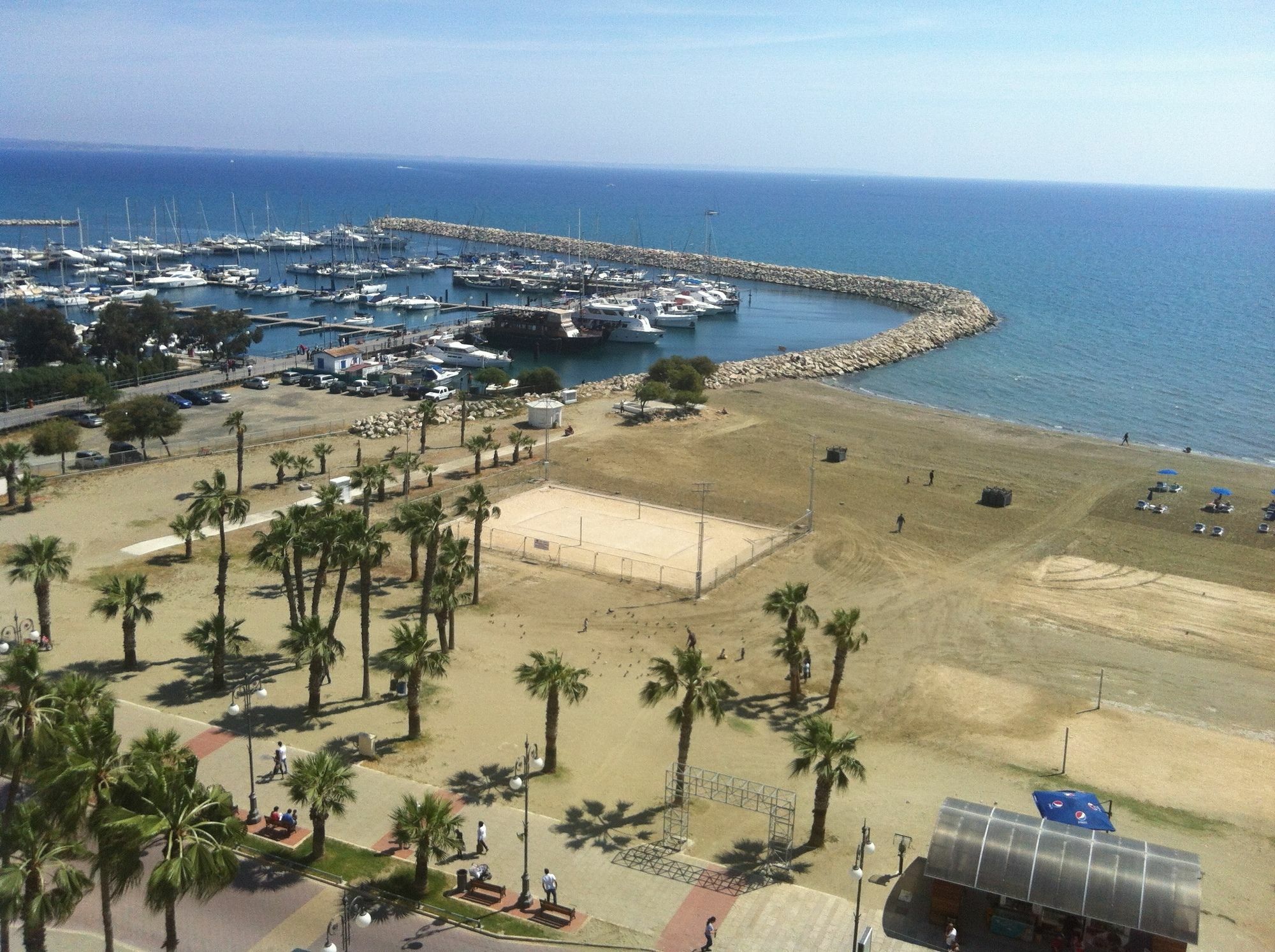 Finikoudes Luxury Apartments Larnaca Bagian luar foto