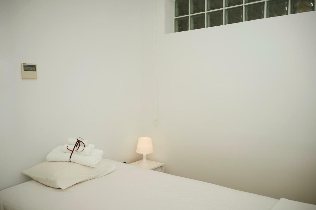 Finikoudes Luxury Apartments Larnaca Bagian luar foto
