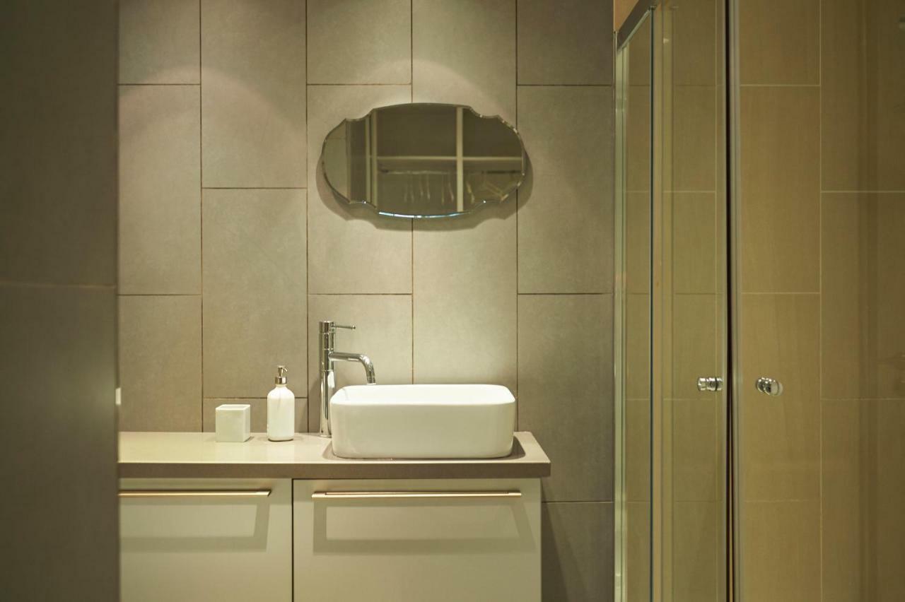 Finikoudes Luxury Apartments Larnaca Bagian luar foto