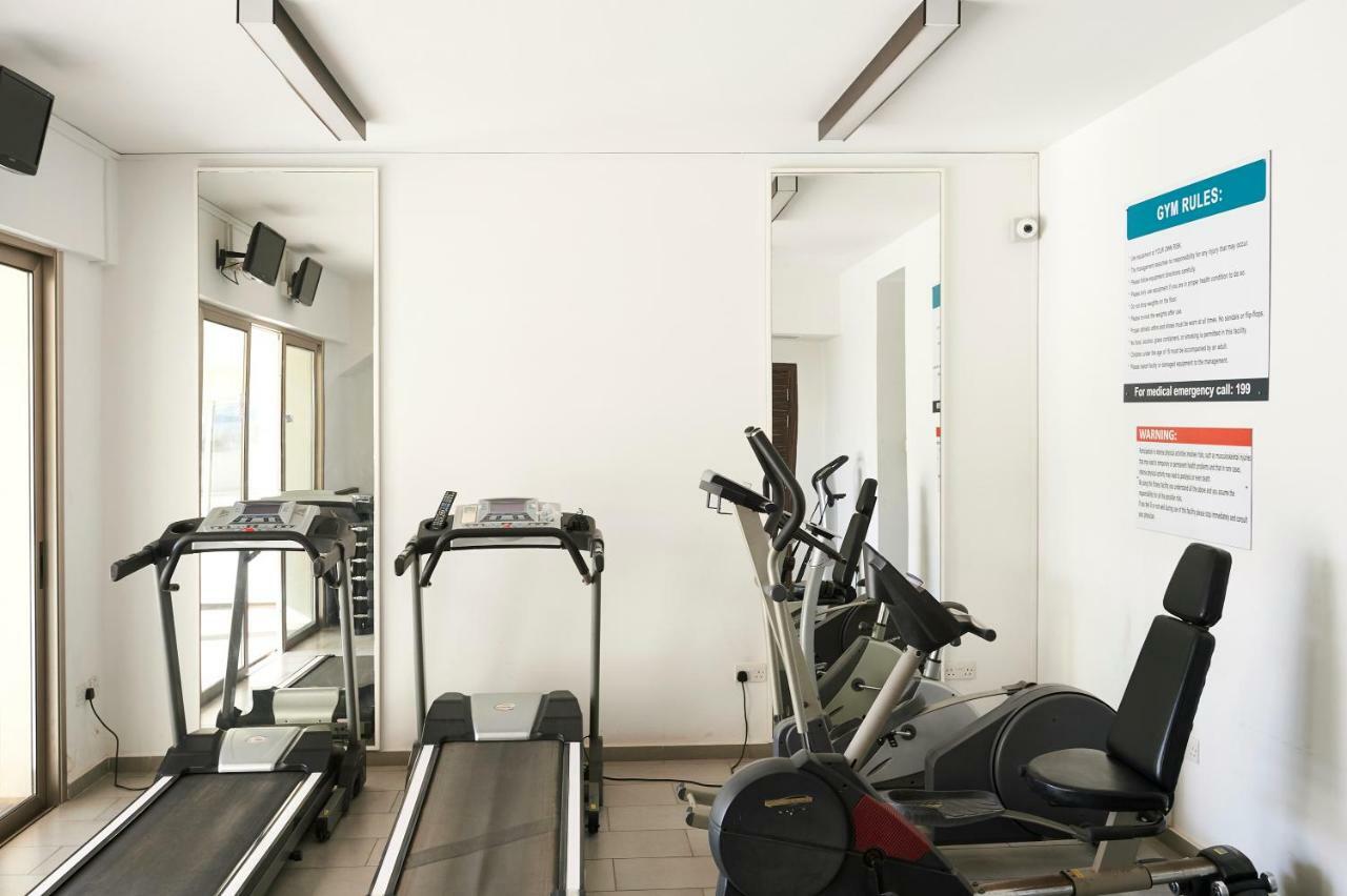 Finikoudes Luxury Apartments Larnaca Bagian luar foto